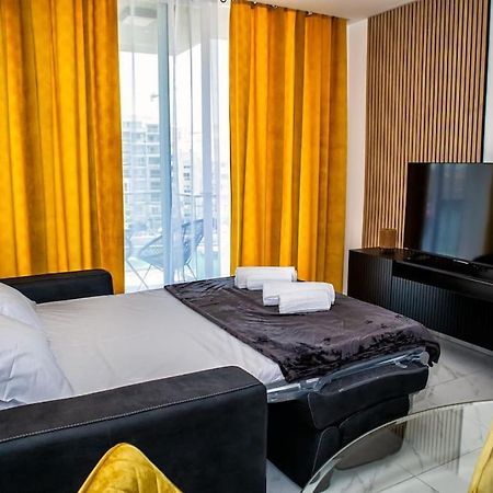 Stylish Seafront Spinola Apartment Saint Julian's Eksteriør bilde