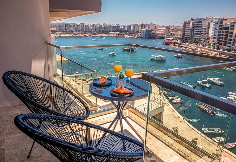 Stylish Seafront Spinola Apartment Saint Julian's Eksteriør bilde