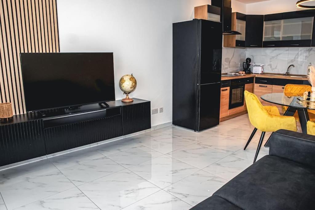 Stylish Seafront Spinola Apartment Saint Julian's Eksteriør bilde